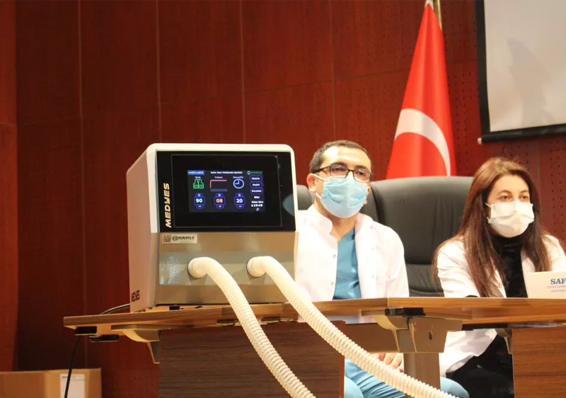 https://www.turkiyegazetesi.com.tr/saglik/koronavirus-hastalari-milli-cihaz-ile-daha-kolay-nefes-alacak-763578